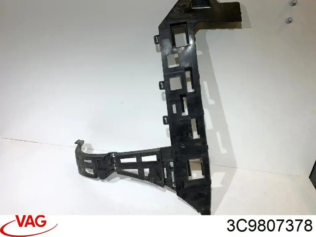 Guía derecha del parachoques trasero VAG 3C9807378 precio, desde 21,04 EUR