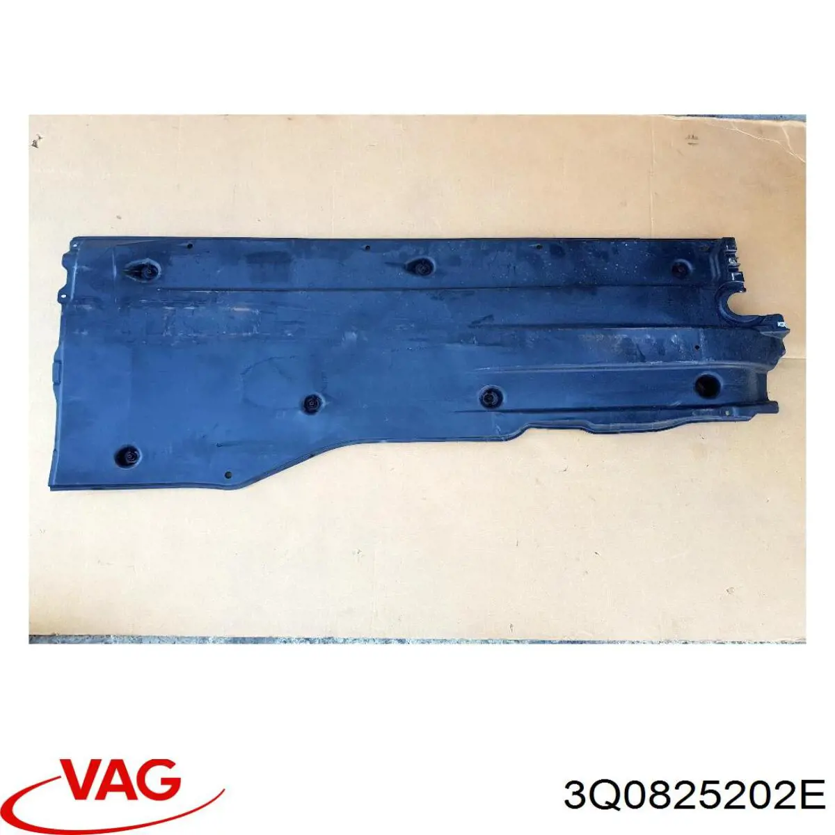 3Q0825202E VAG Protección inferior derecha