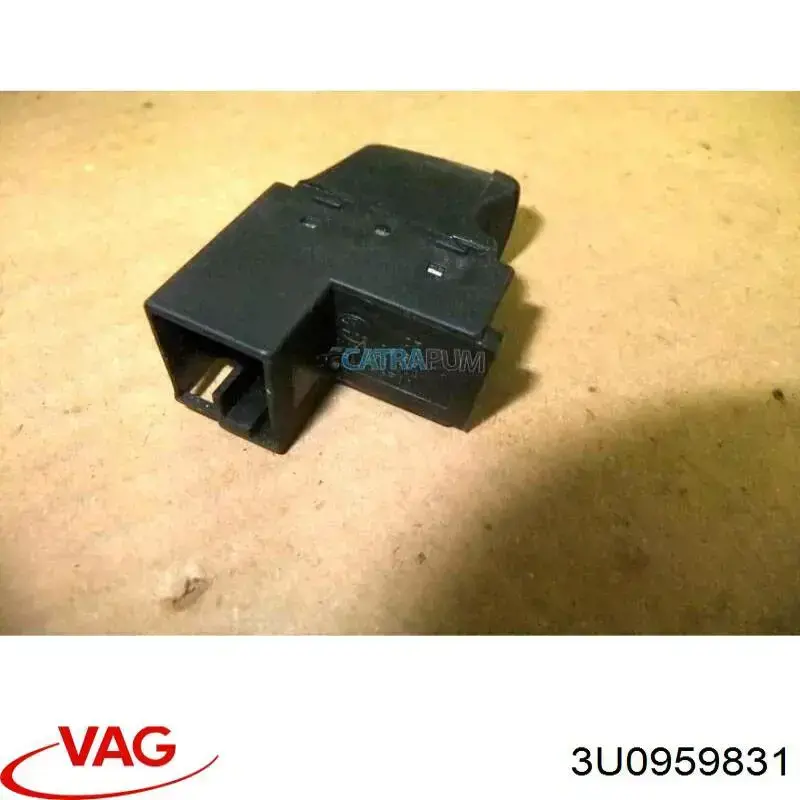Botón interior de apertura de maletero VAG 3U0959831 precio, desde 23,23 EUR