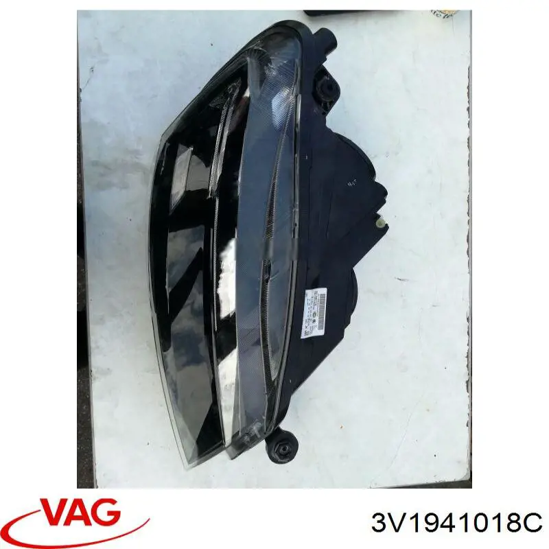 Faro derecho VAG 3V1941018C precio, desde 642,60 EUR