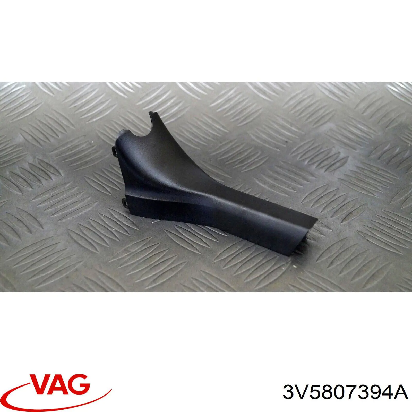 Soporte de parachoques trasero derecho VAG 3V5807394A