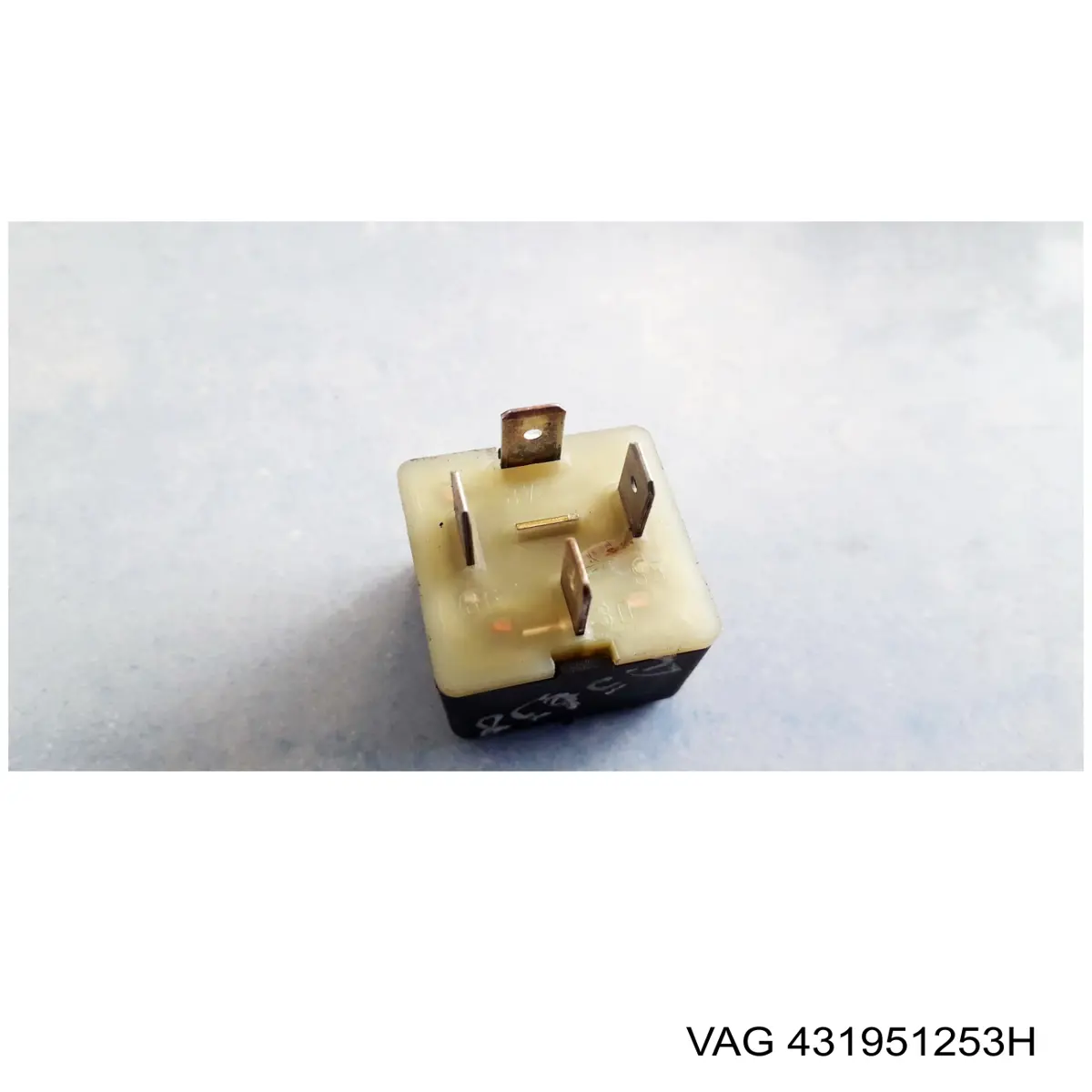 Relé de ventilador VAG 431951253H