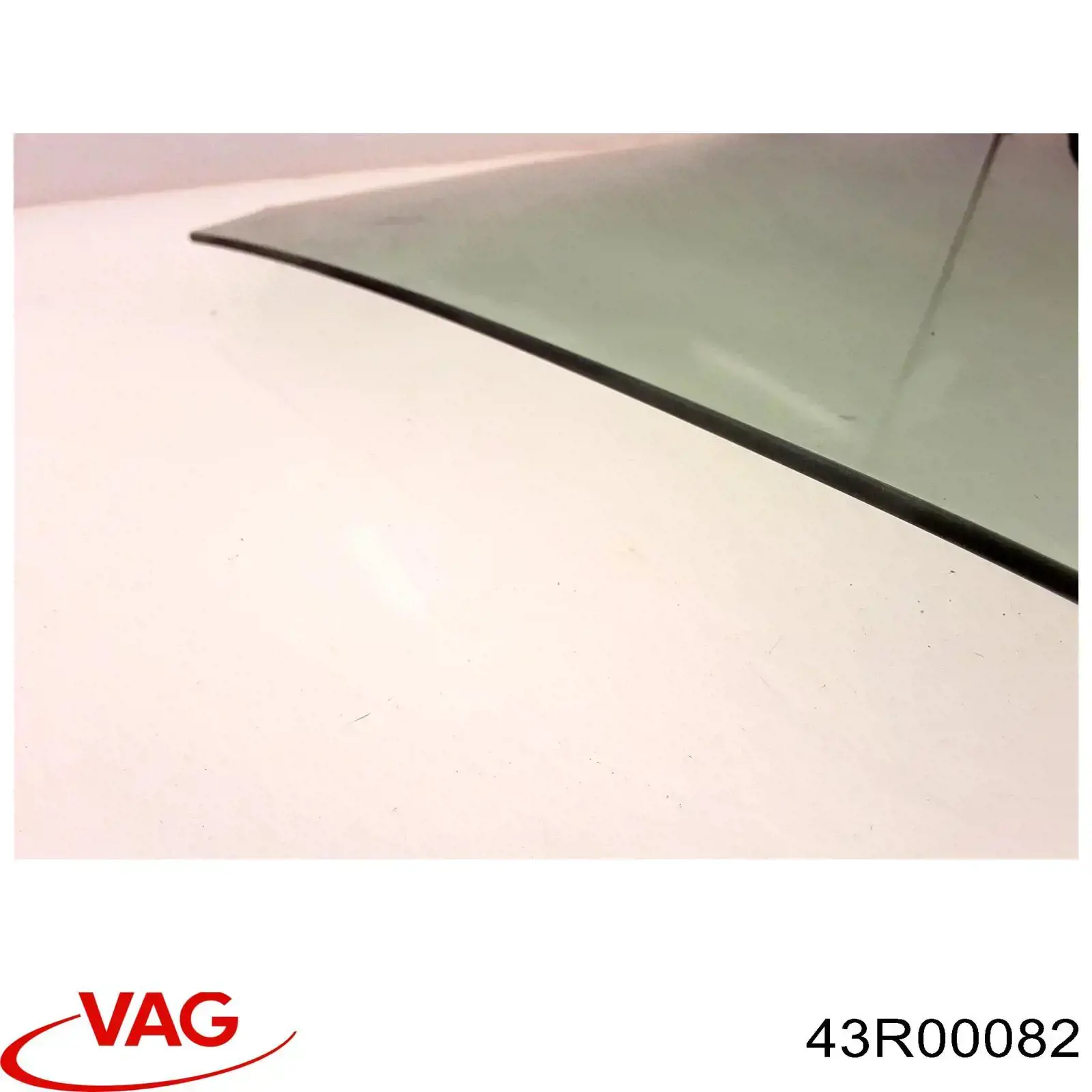 Cristal de puerta delantera derecha 43R00082 VAG