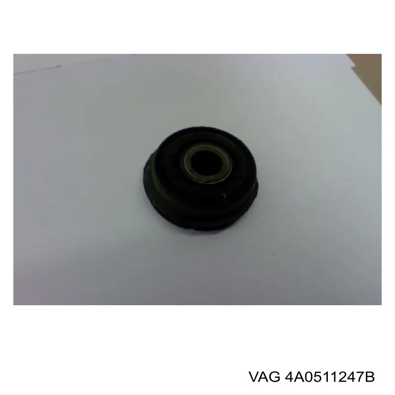 Silentblock trasero 4A0511247B VAG