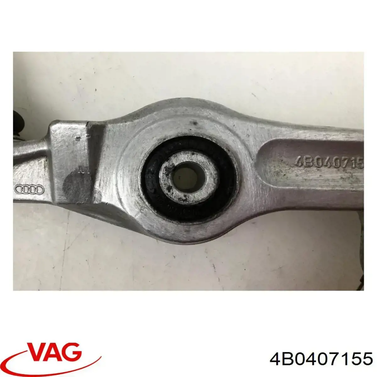 Brazo inferior derecho de la suspensión delantera VAG 4B0407155 precio, desde 45,01 EUR