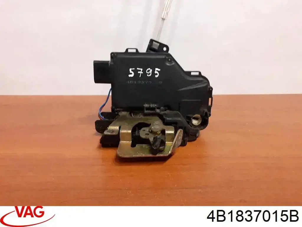 4B1837015B VAG Cerradura de puerta