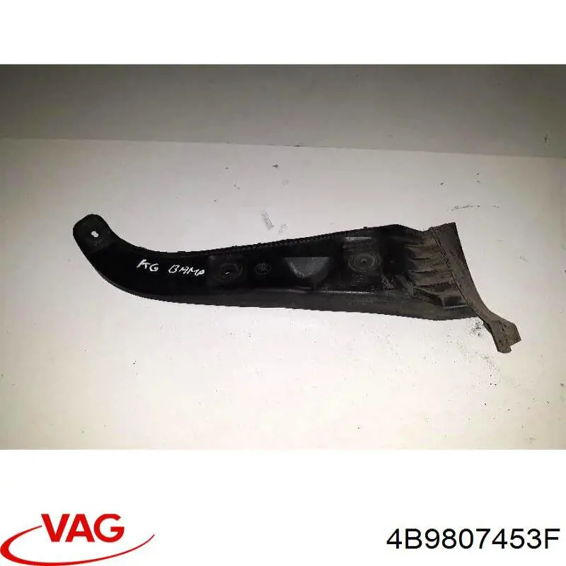 4B9807453F VAG soporte de guía para parachoques trasero, izquierda