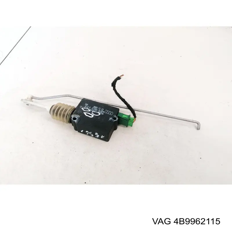 Motor de apertura/cierre del cierre del maletero (puerta trasera 3/5) VAG 4B9962115 precio, desde 33,49 EUR