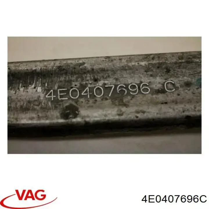 Comprar 4E0407696C VAG Brazo inferior derecho de la suspensión delantera
