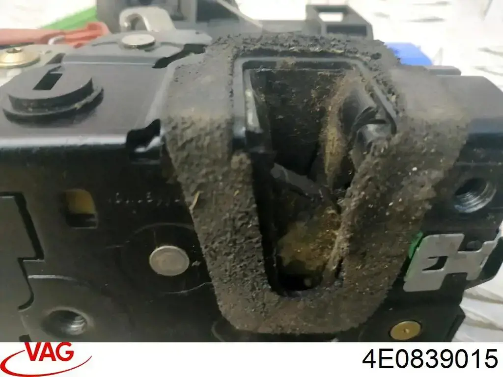 Comprar 4E0839015 VAG Cerradura de puerta trasera izquierda