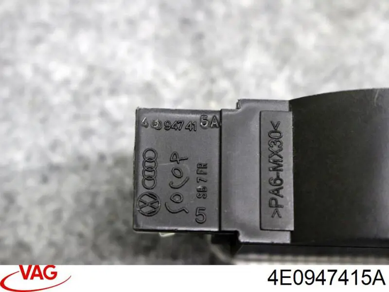 Luz de cortesía delantera para pies VAG 4E0947415A