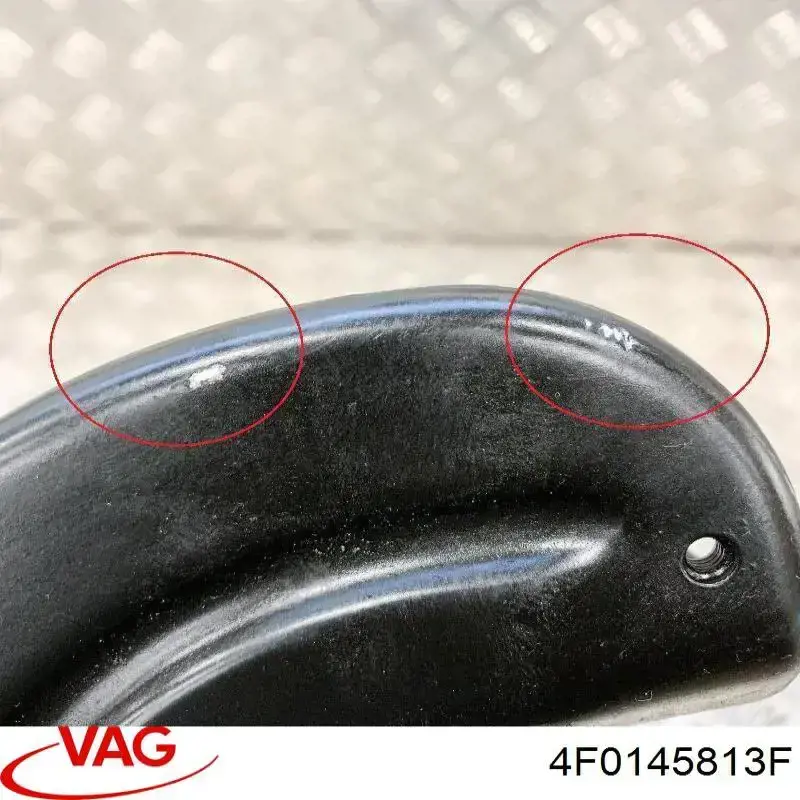 Soporte izquierdo del radiador del intercooler 4F0145813F VAG