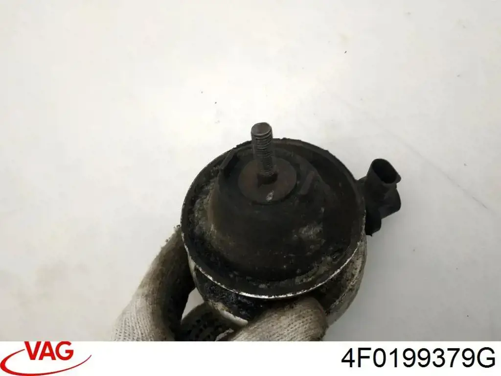 Soporte izquierdo del motor VAG 4F0199379G precio, desde 85,26 EUR