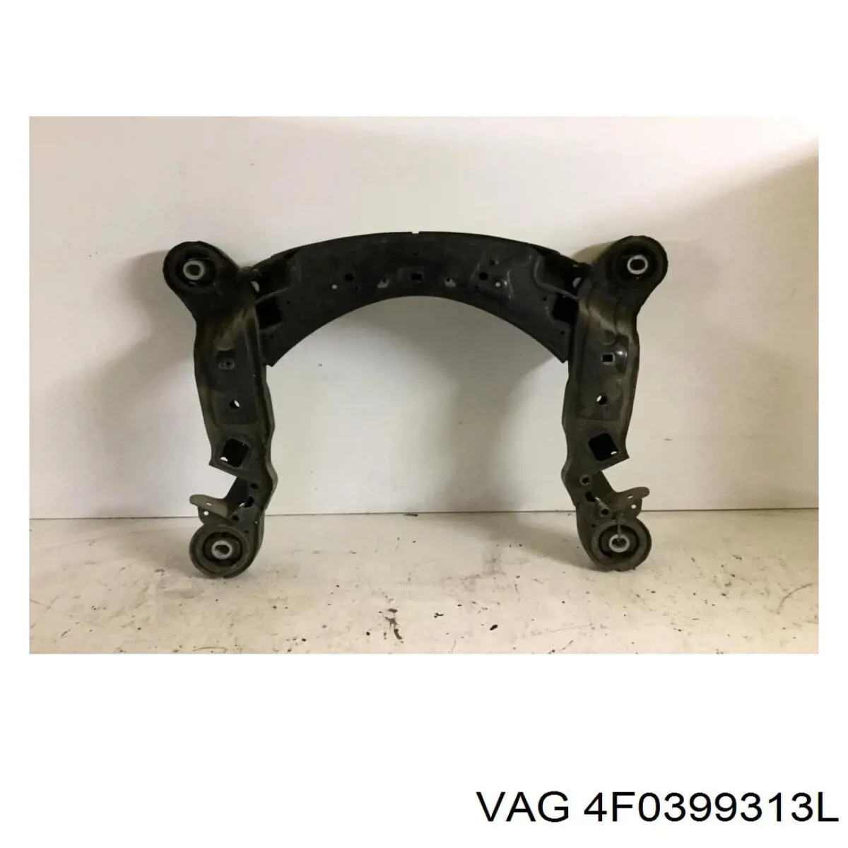 4F0399313L VAG subchasis delantero soporte motor