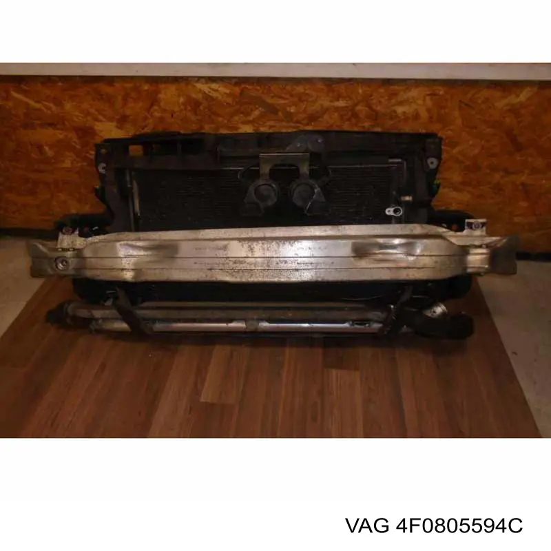 Soporte de radiador completo 4F0805594B VAG