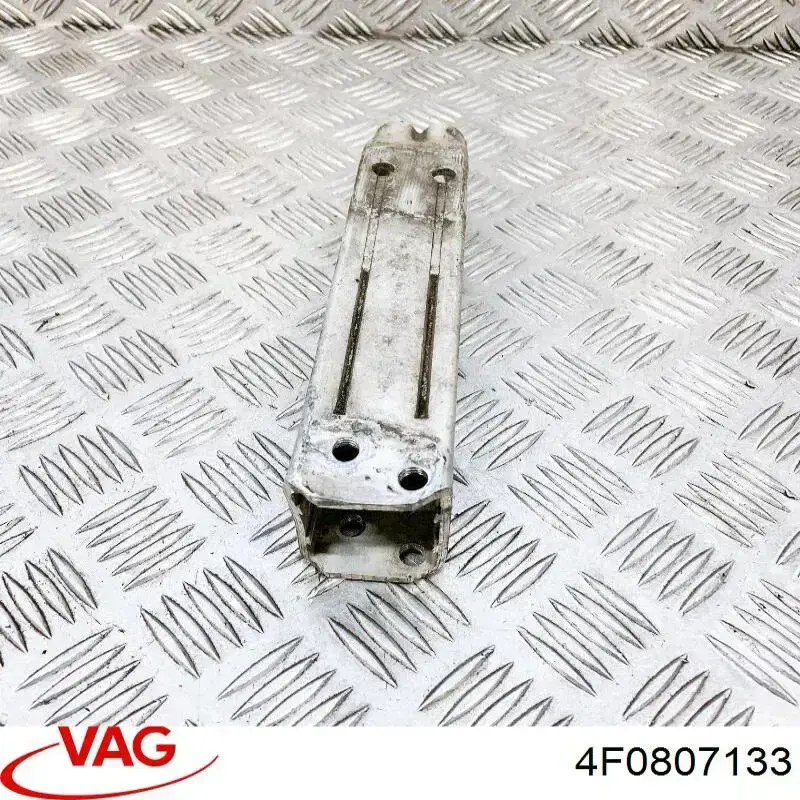 Soporte De Amplificador De Paragolpes Delantero VAG 4F0807133
