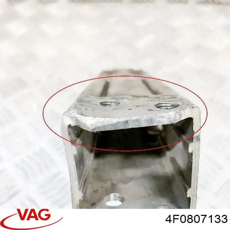 4F0807133 VAG Soporte del refuerzo del parachoques delantero