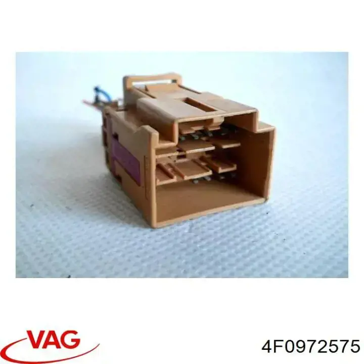 Conector de alternador VAG 4F0972575 precio, desde 9,87 EUR
