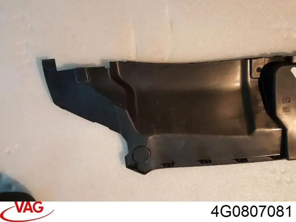 Cubierta superior del difusor del radiador 4G0807081 VAG