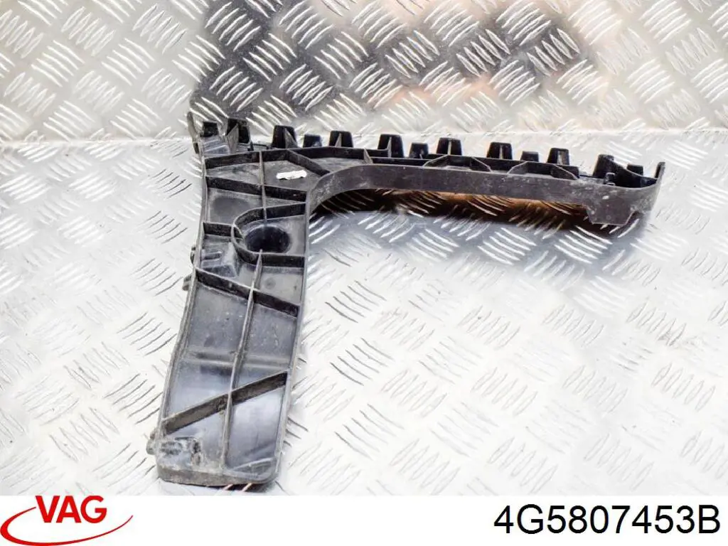 Guía izquierda del parachoques trasero 4G5807453B VAG