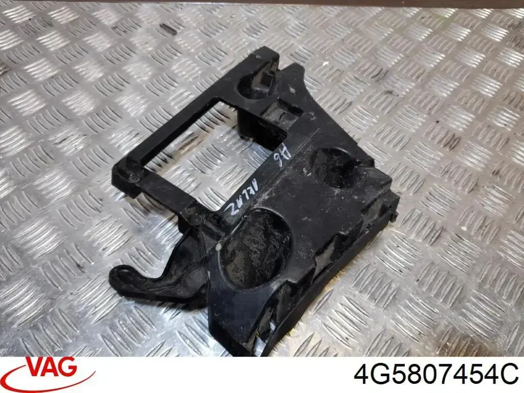 Comprar 4G5807454C VAG Guía derecha del parachoques trasero