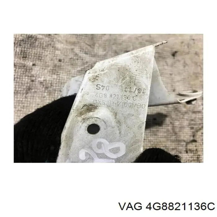 Comprar 4G8821136C VAG Soporte delantero de guardabarros delantero derecho