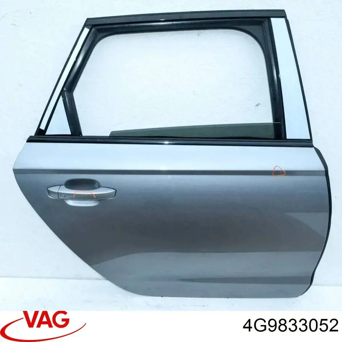 Puerta trasera derecha 4G9833052 VAG