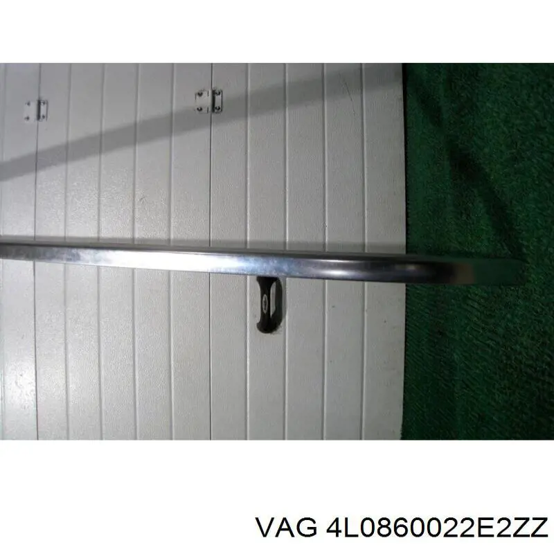 4L0860022C VAG barra de techo derecha