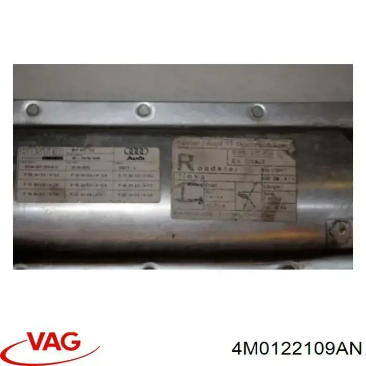 Manguera inferior del vaso de expansión VAG 4M0122109AN precio, desde 102,79 EUR