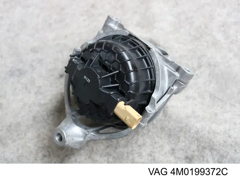 Soporte de motor derecho VAG 4M0199372C
