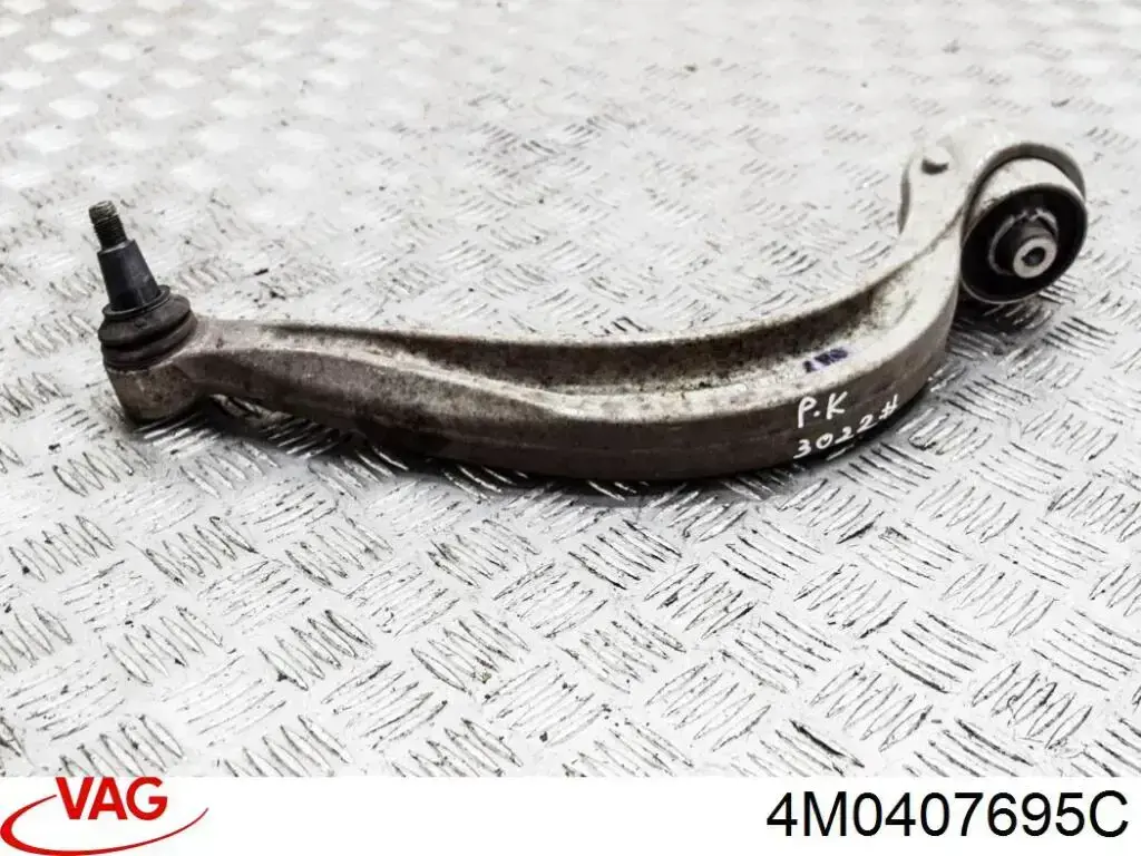 Comprar 4M0407695C VAG Brazo inferior izquierdo de la suspensión delantera