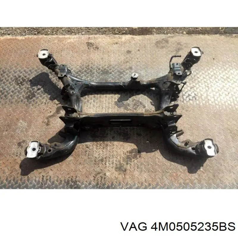 4M0505235AR VAG Subchasis trasero soporte motor