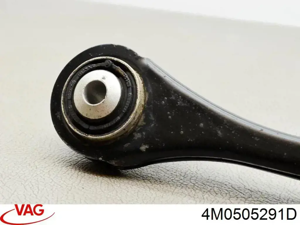 4M0505291D VAG Brazo transversal izquierdo de suspensión trasera