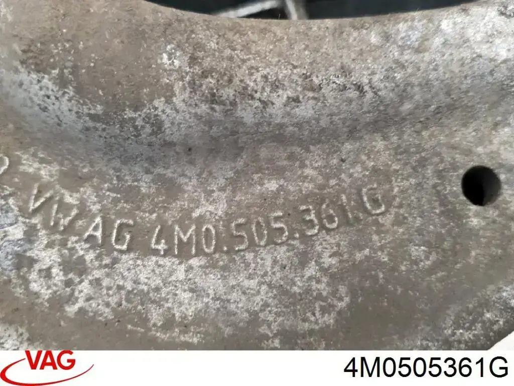 Brazo superior de suspensión trasera izquierdo/derecho VAG 4M0505361G