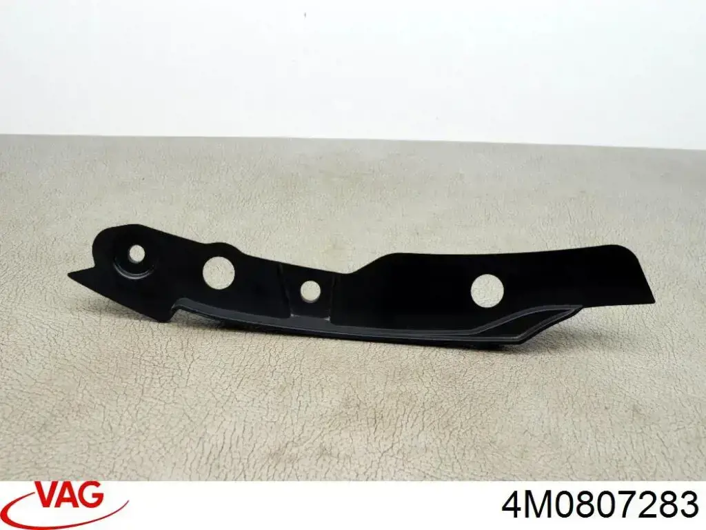 Soporte delantero izquierdo para aleta delantera 4M0807283A VAG