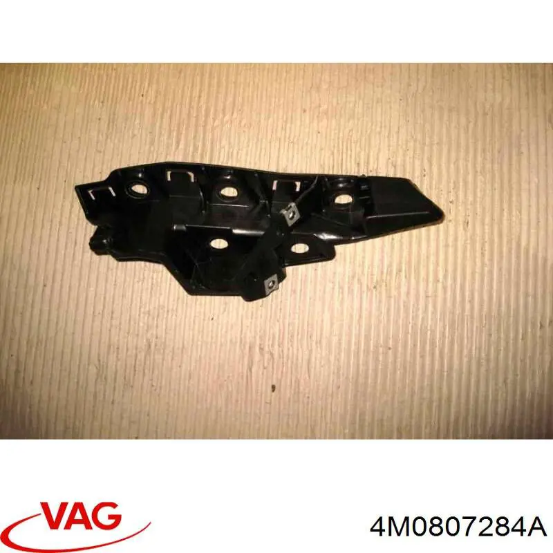 Soporte delantero de guardabarros delantero derecho VAG 4M0807284A precio, desde 20,96 EUR