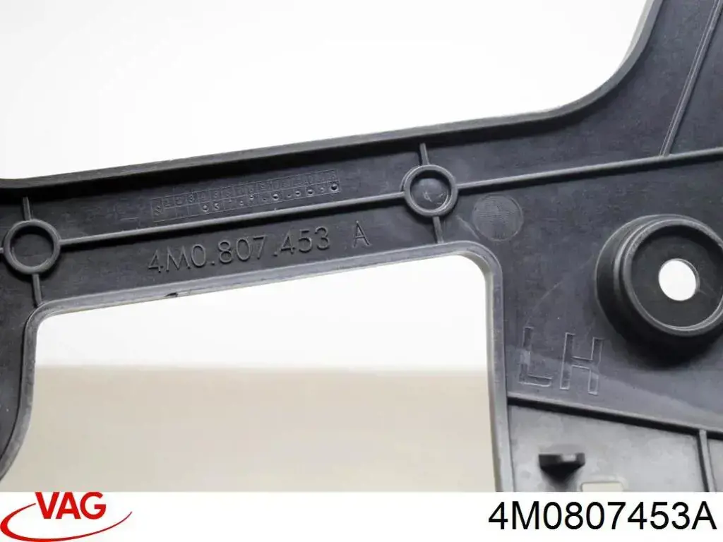 Soporte de parachoques trasero izquierdo VAG 4M0807453A precio, desde 30,63 EUR