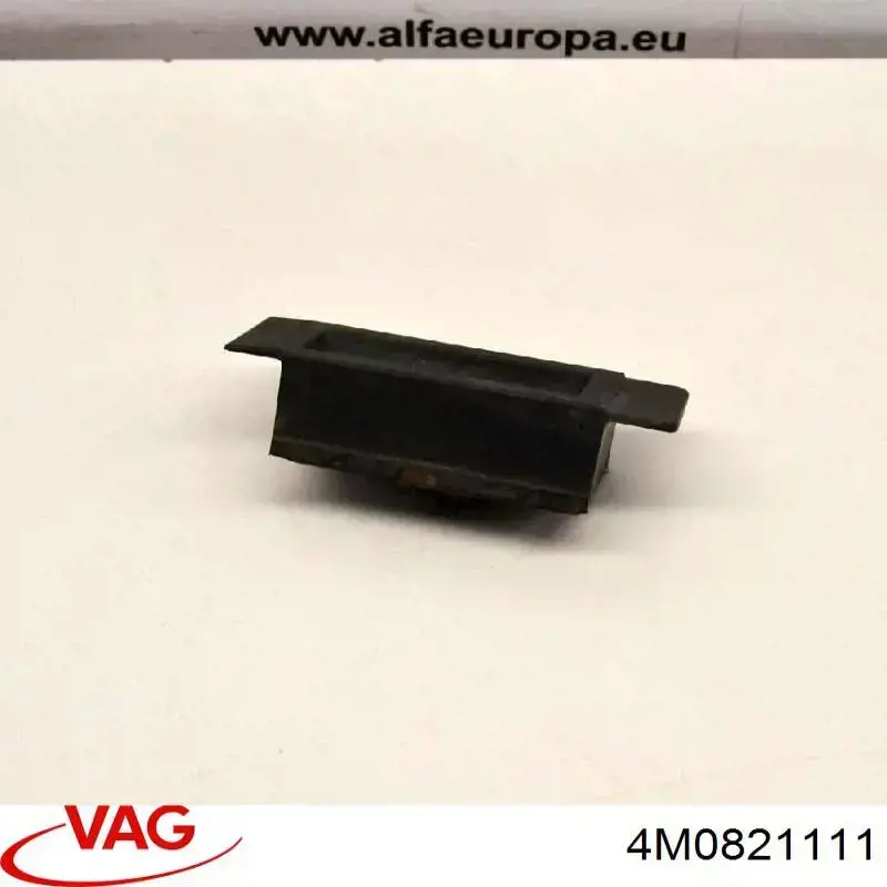 Sellado de guardabarros 4M0821111 VAG