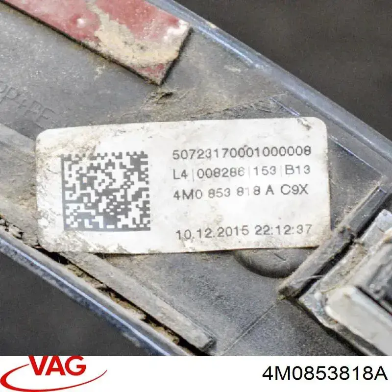 Extensión de la aleta trasera derecha 4M0853818A VAG