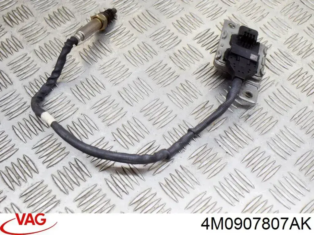 Sensor de óxidos de nitrógeno NOx trasero VAG 4M0907807AK precio, desde 278,18 EUR