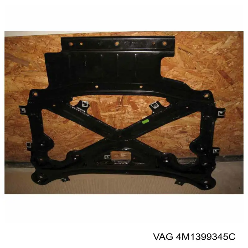 Refuerzo del subchasis delantero 4M1399345C VAG