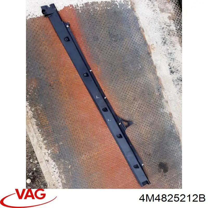 Moldura exterior derecha del umbral VAG 760825202A precio, desde 98,25 EUR