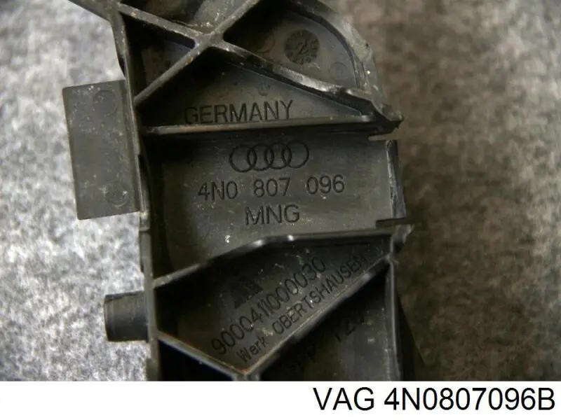 Soporte de parachoques trasero derecho para Audi A8 (4N)