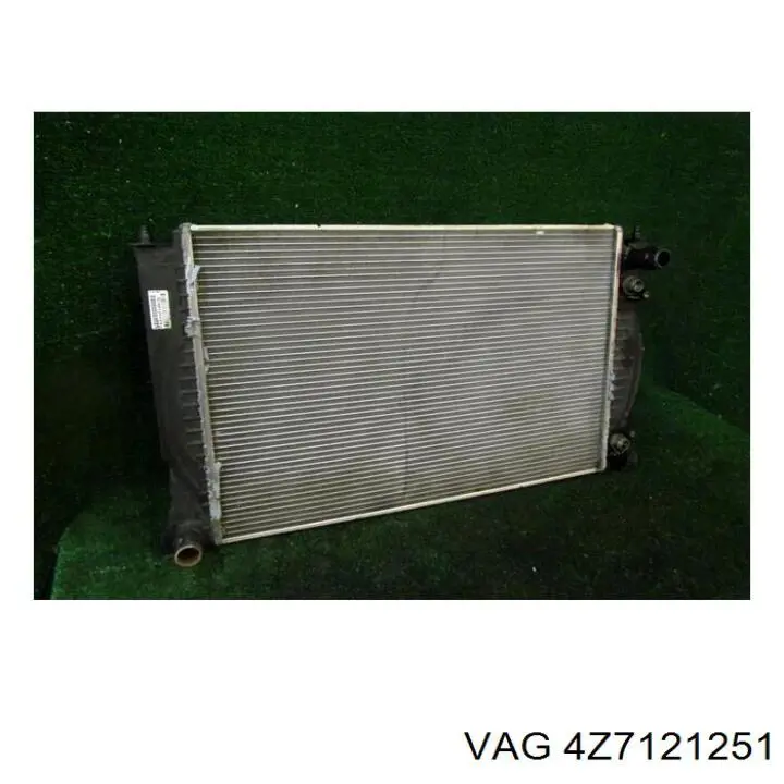 4Z7121251 VAG radiador