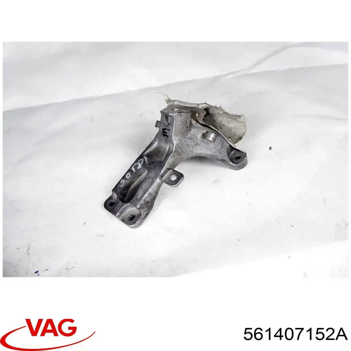 Brazo inferior derecho de la suspensión delantera VAG 561407152A precio, desde 59,40 EUR