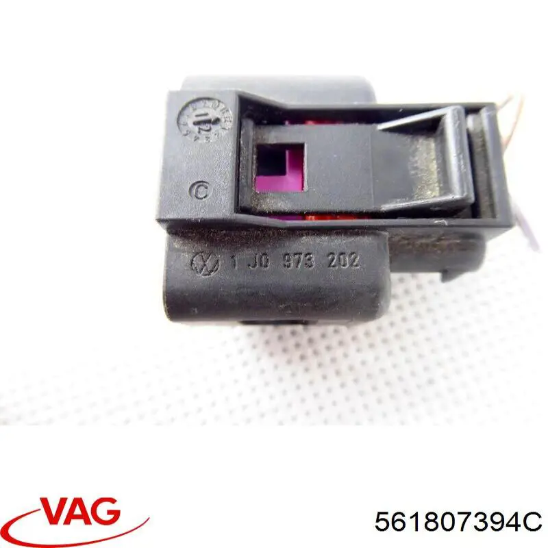 Soporte de parachoques trasero derecho VAG 561807394C