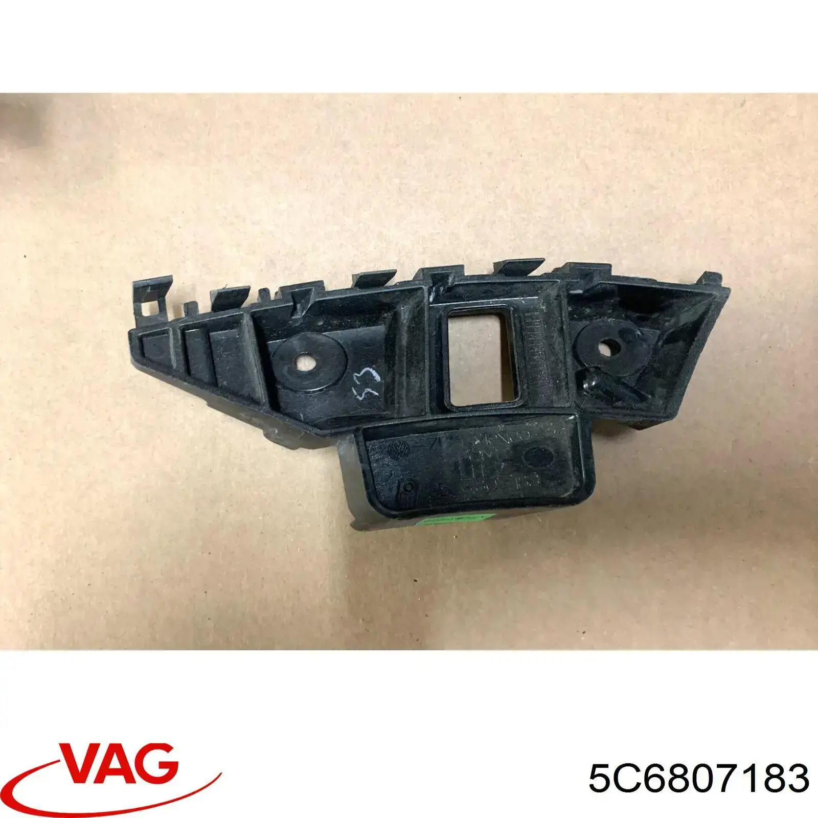 Soporte delantero izquierdo para aleta delantera VAG 5C6807183 precio, desde 5,70 EUR