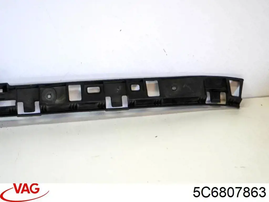 Soporte central del parachoques trasero VAG 5C6807863 precio, desde 11,60 EUR