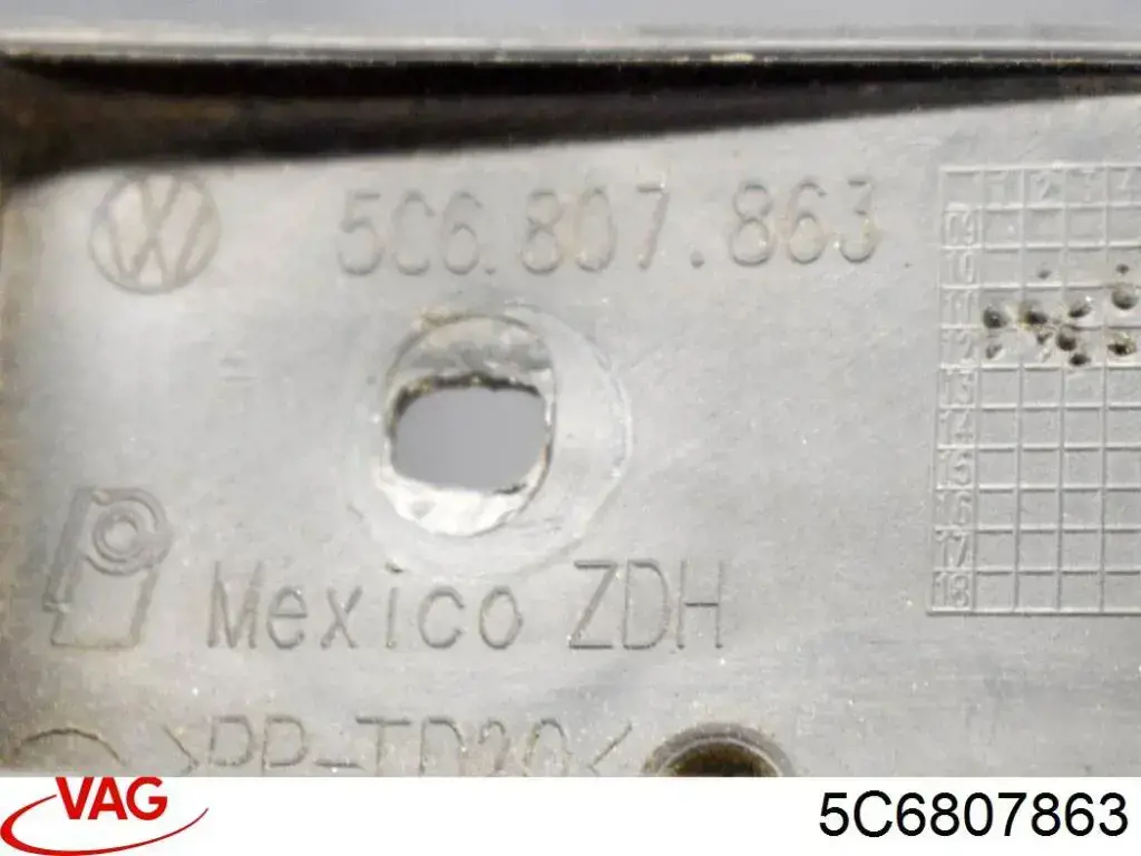 Comprar 5C6807863 VAG Soporte central del parachoques trasero