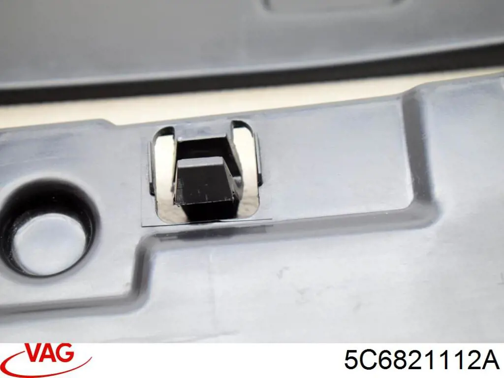 Sellado de guardabarros 5C6821112A VAG
